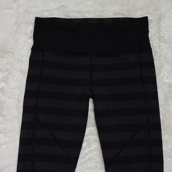 Lululemon black & gray stripe athletic crop leggings womens sz 4 - Picture 3 of 10